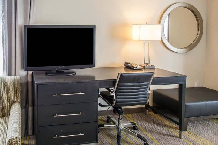 Room 22 of 48