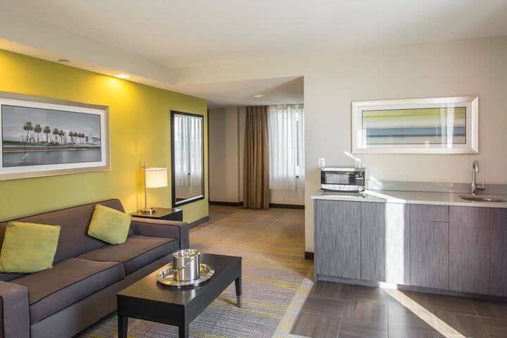 Room 20 of 48