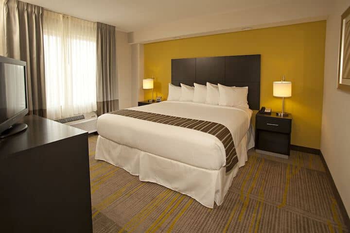 Room 8 of 48